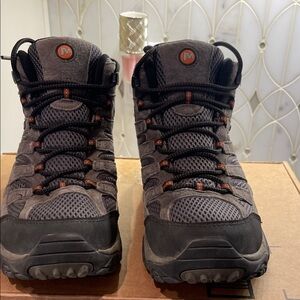 Merrell Men's Black and Gray hiking boots